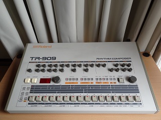 Roland TR-909 Late Ver4